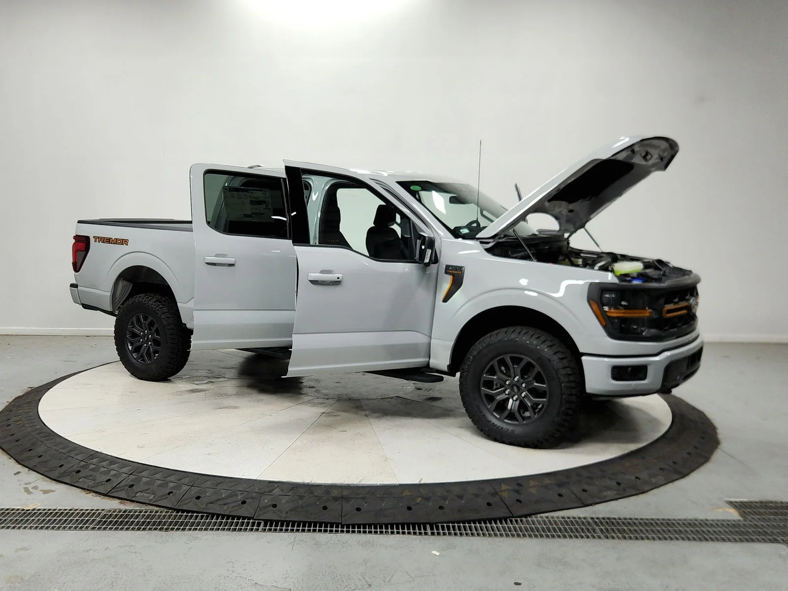 New 2026 White Ford Tremor image 10