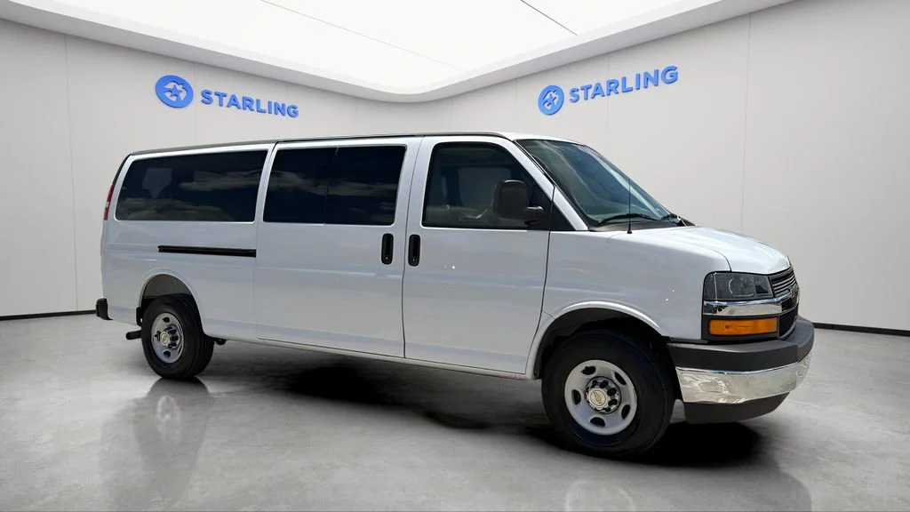 Used 2025 Summit White Chevrolet 1LT image 12