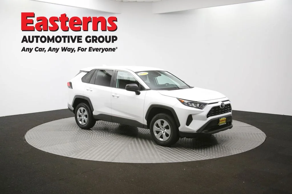 Used 2022 White Toyota LE image 46
