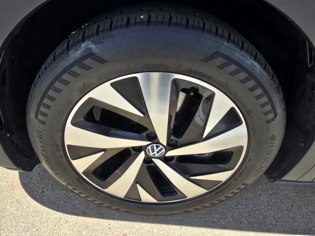 Used 2024 Deep Black Pearl Volkswagen Standard image 9