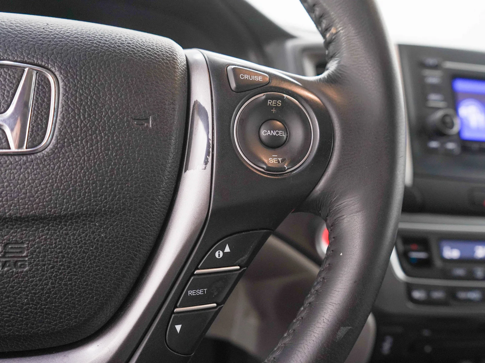 Used 2019  Honda 4D RTL 4WD image 27