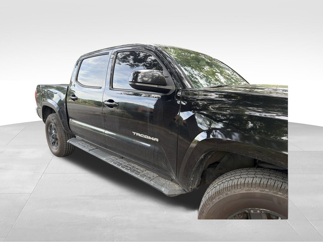 Used 2017 Black Toyota SR5 image 4