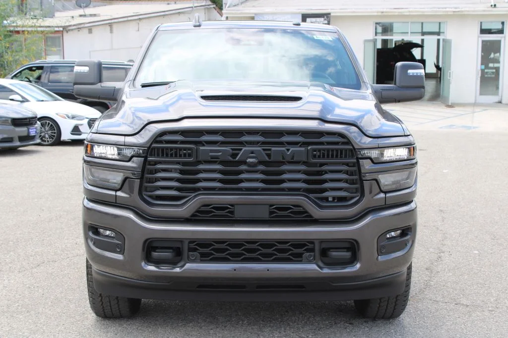 New 2026 Granite Crystal Metallic Clear-Coat Exterior Paint Ram Tradesman image 2