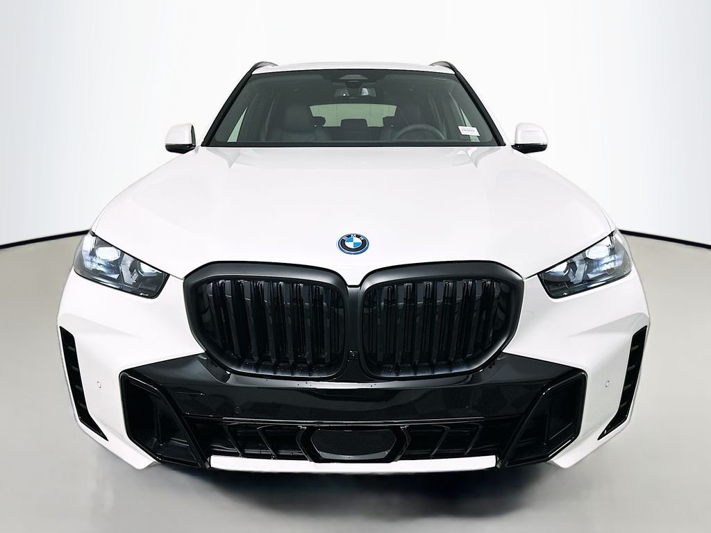 New 2026 Mineral White Metallic BMW xDrive50e image 2