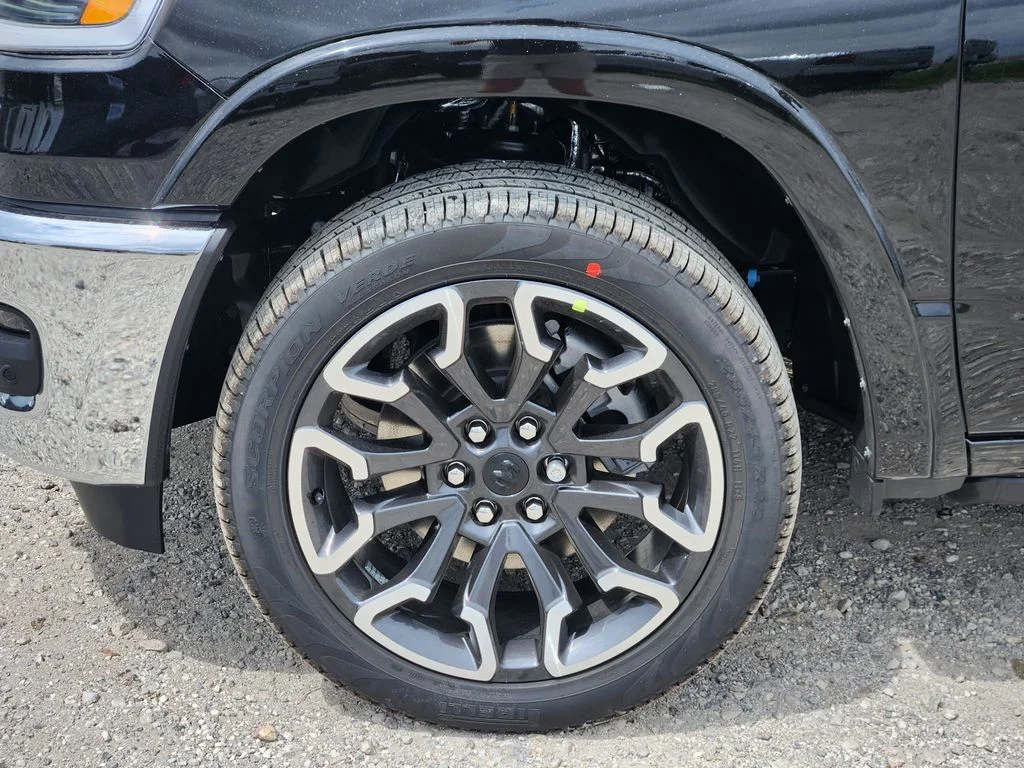 New 2026 Diamond Black Crystal Pearl-Coat Exterior Paint RAM Limited image 7