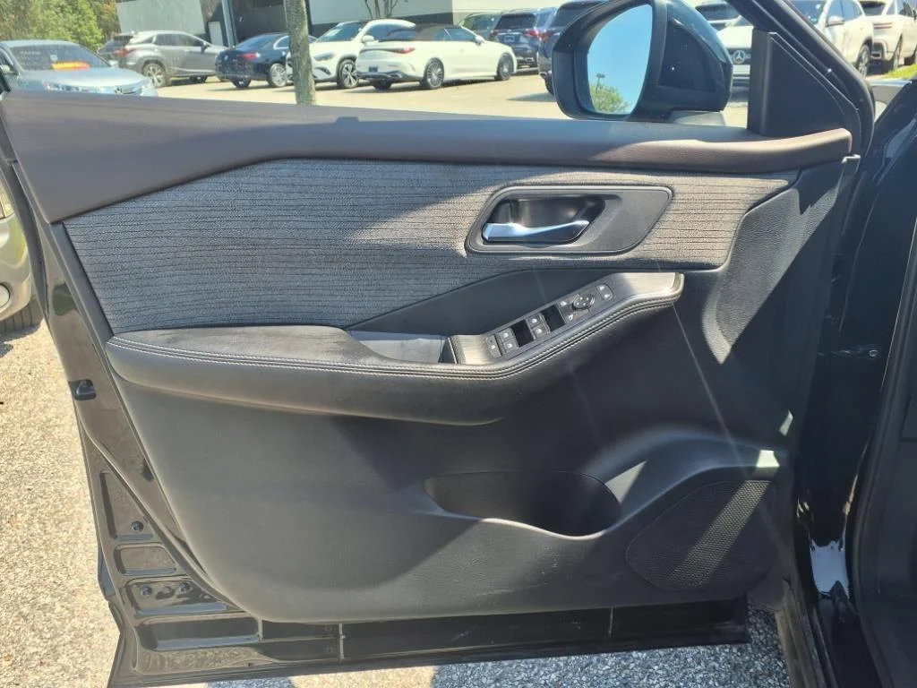 2023 Nissan Rogue SV - Photo 8