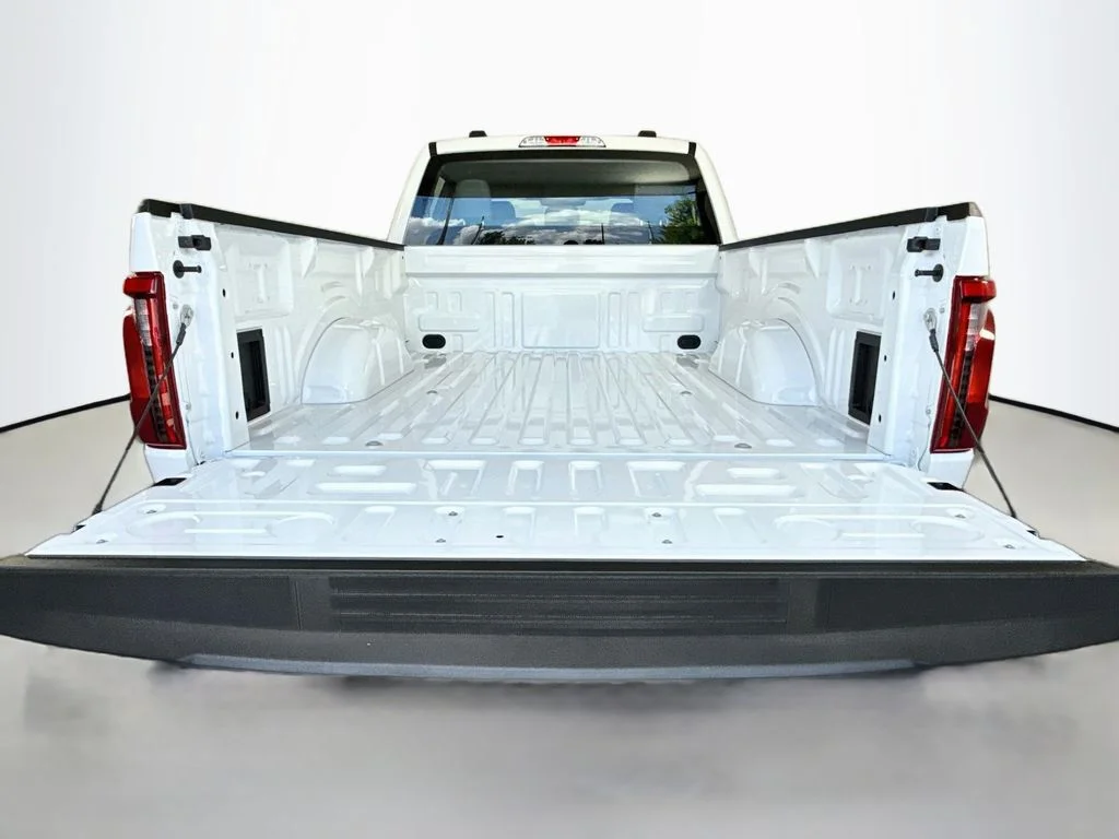 New 2026 Oxford White Ford XL image 23