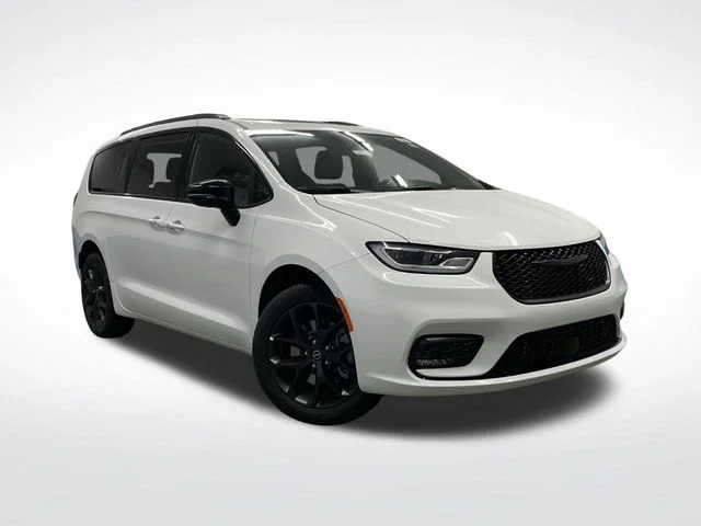 New 2026 Bright White Clear-Coat Exterior Paint Chrysler Limited image 46
