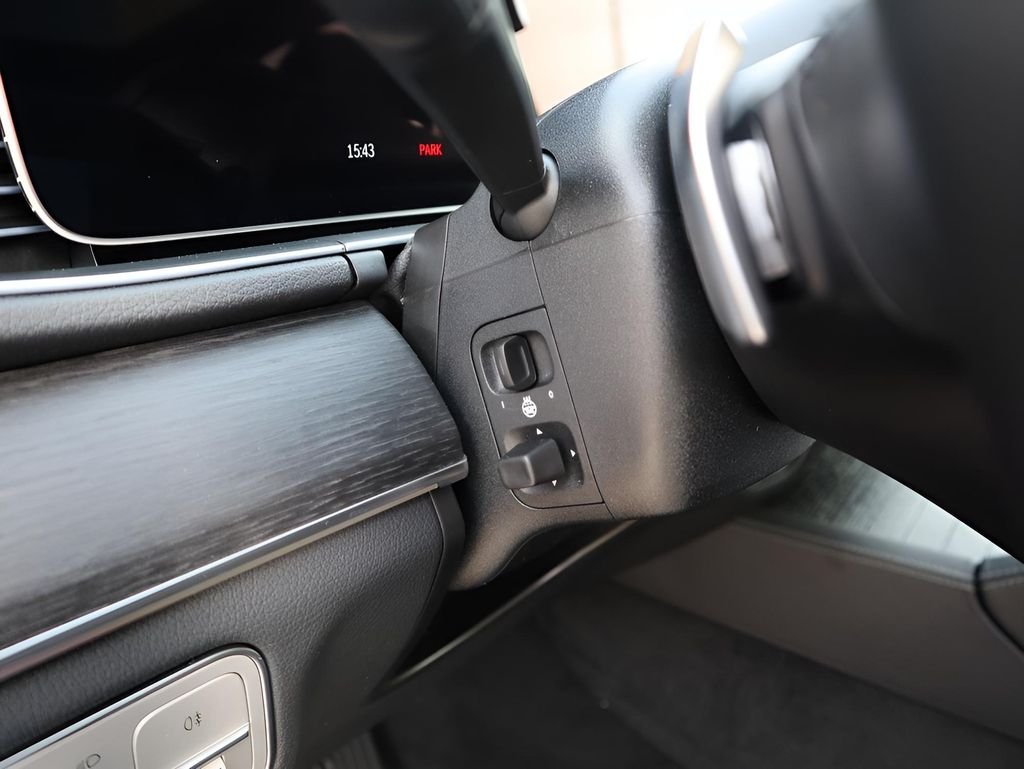 Used 2026 Black Mercedes-Benz GLE 350 image 30