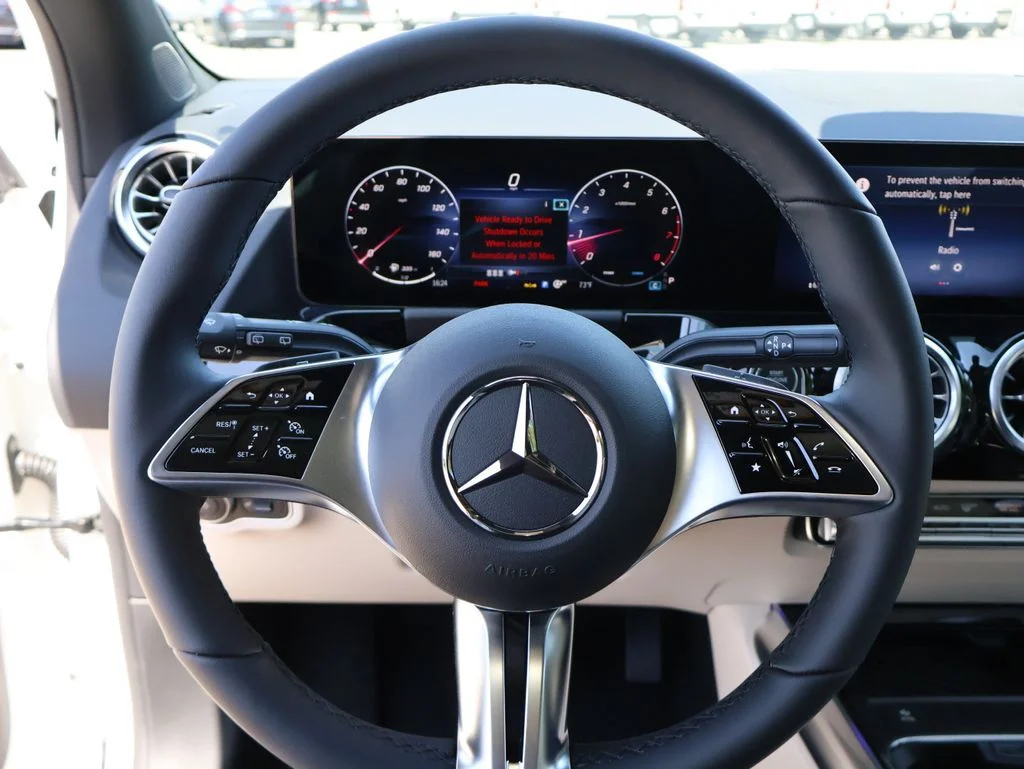 New 2026 Polar White Mercedes-Benz GLA 250 image 29