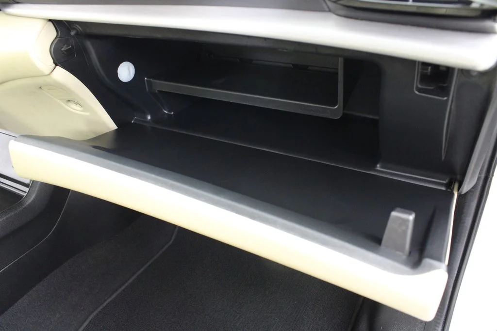 Used 2024 White Acura Base image 17