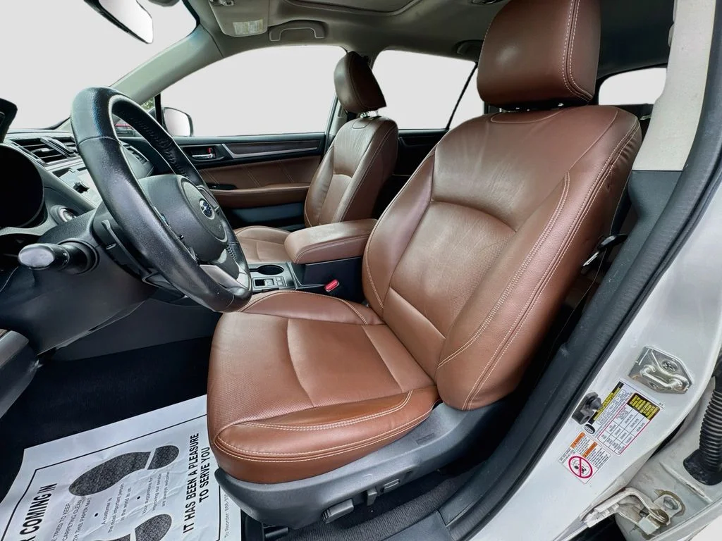 Used 2018 White Subaru 2.5i image 25