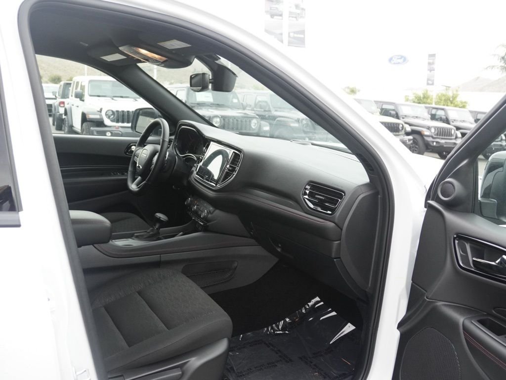 New 2026 White Knuckle Clear-Coat Exterior Paint Dodge GT HEMI V8 image 23