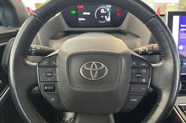 Certified Used 2023  Toyota XLE image 28
