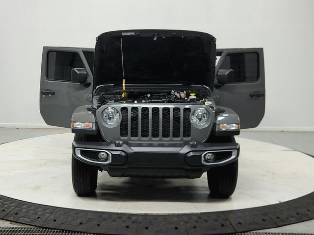Used 2022 Gray Jeep Sport image 11