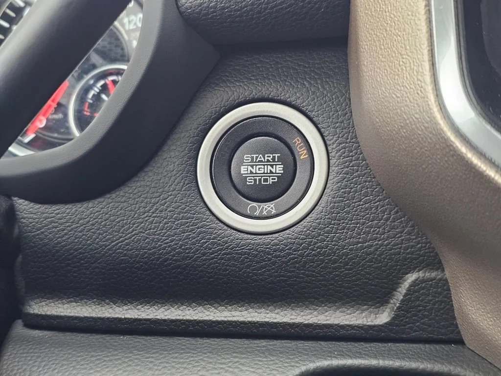 Used 2019  Ram Laramie image 34