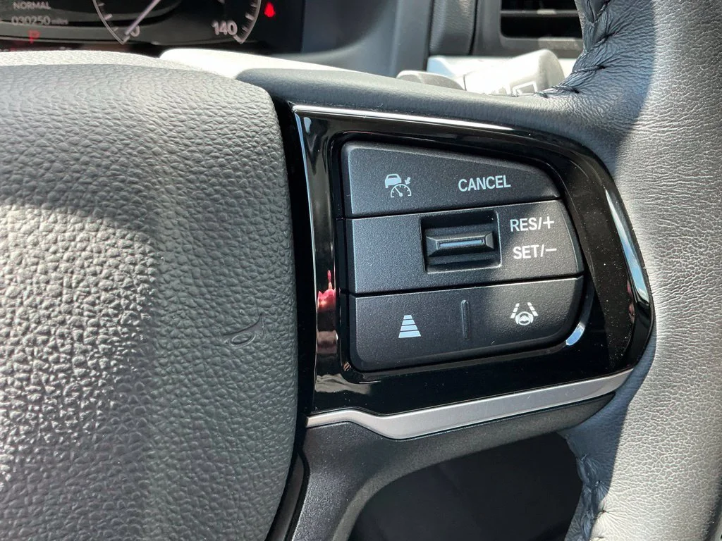 Used 2025  Honda EX-L image 38