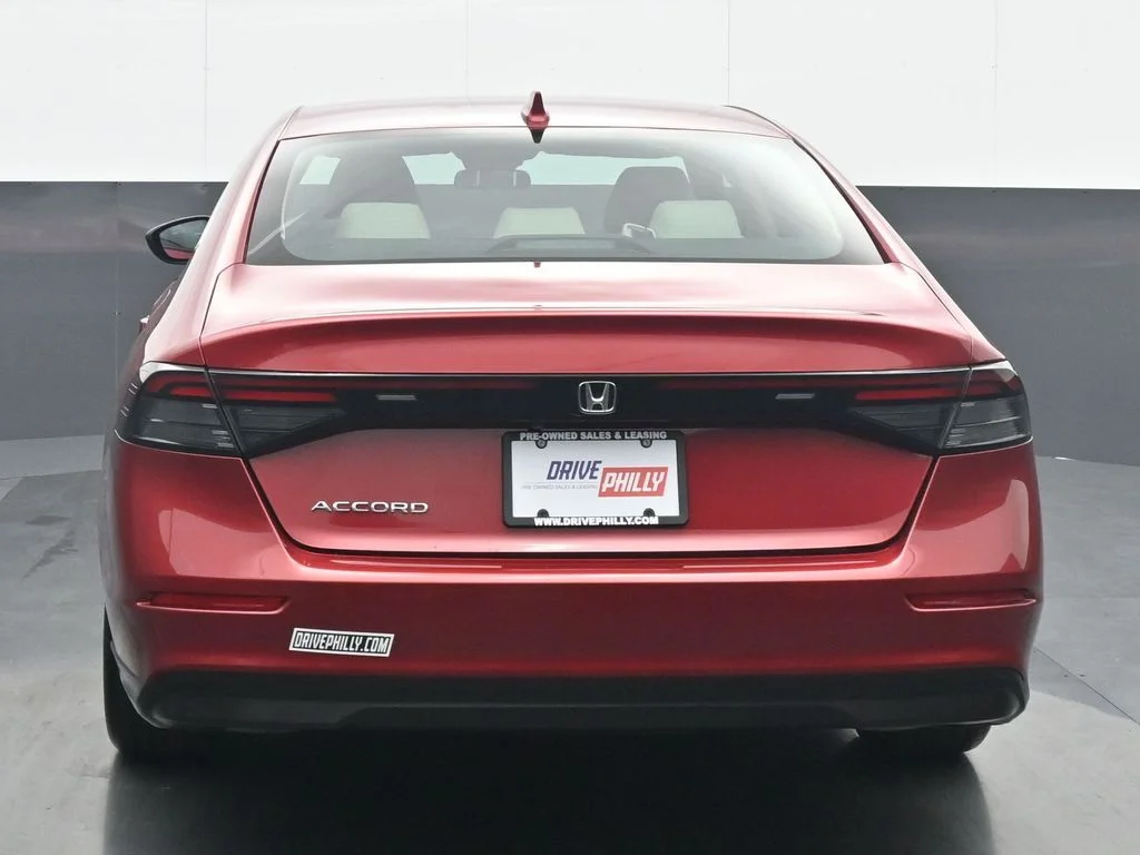 Used 2024  Honda LX image 5