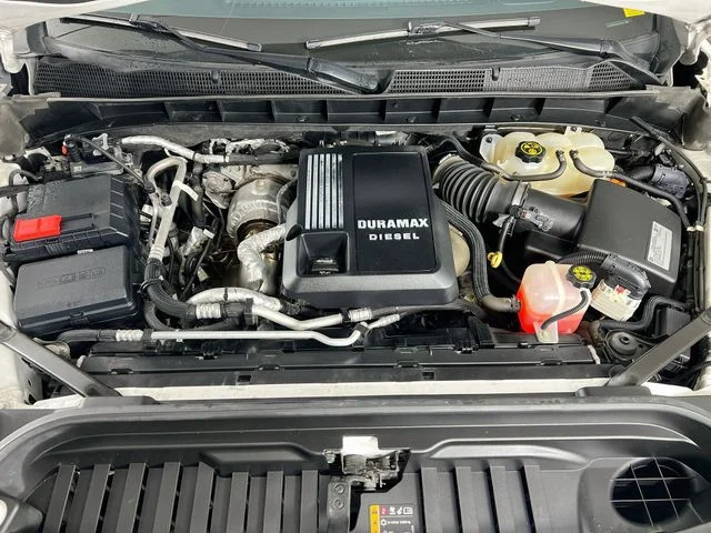 Used 2021 White GMC SLT image 31