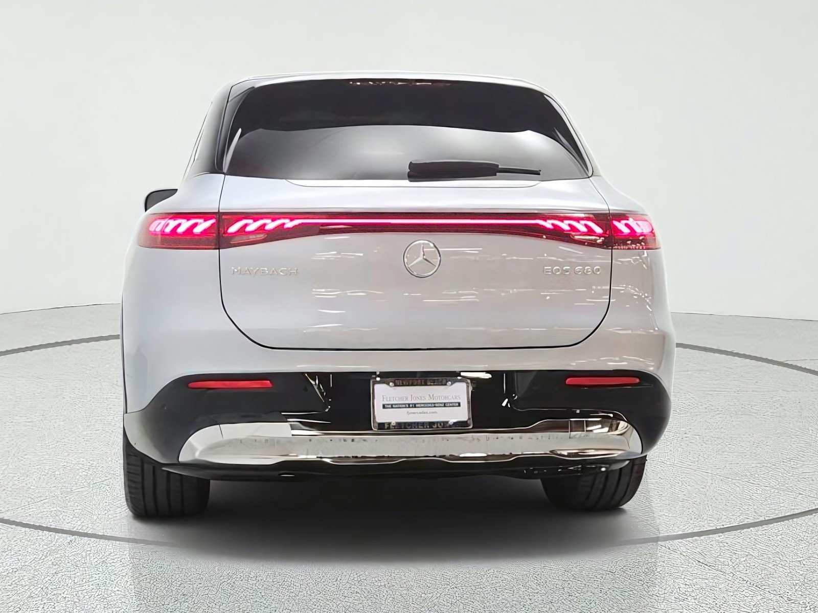 Certified Used 2024 Obsidian Black/Cirrus Silver Mercedes-Benz Maybach EQS 680 4MATIC® SUV image 6
