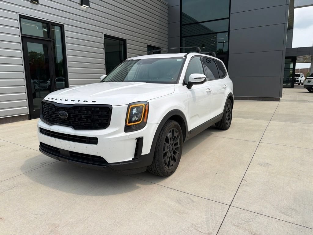 Used 2021 Snow White Pearl Kia EX image 2