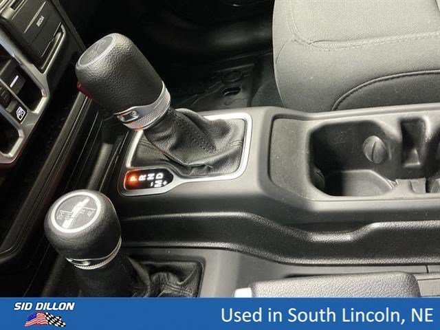 Used 2019 Black Clearcoat Jeep Sport S image 13