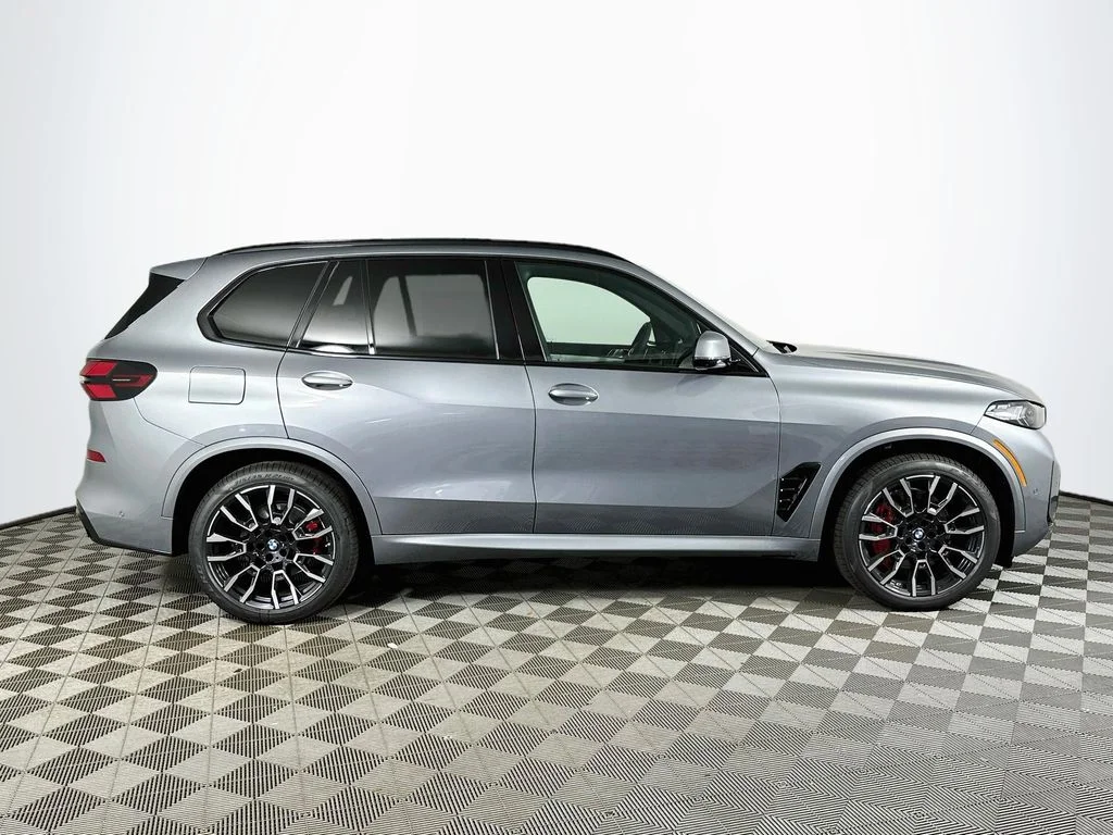 New 2026 Gray Metallic BMW xDrive40i image 4