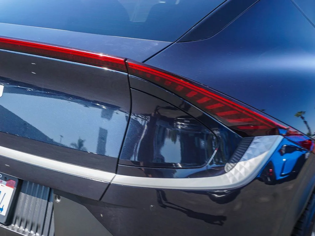 Certified Used 2023 Blue Kia Light image 7