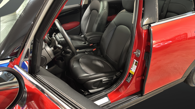 Used 2016 Blazing Red MINI Base image 9