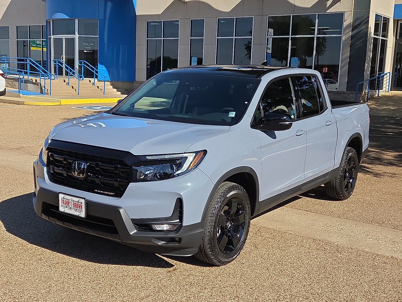 2026 Honda Ridgeline Black Edition 2-Tone's photo