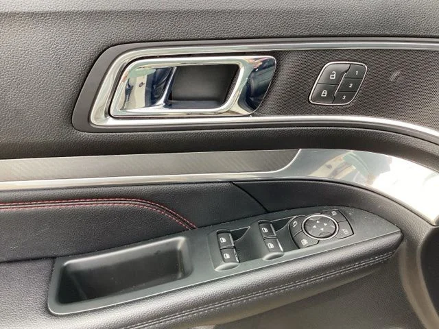 Used 2019 White Ford Sport image 28