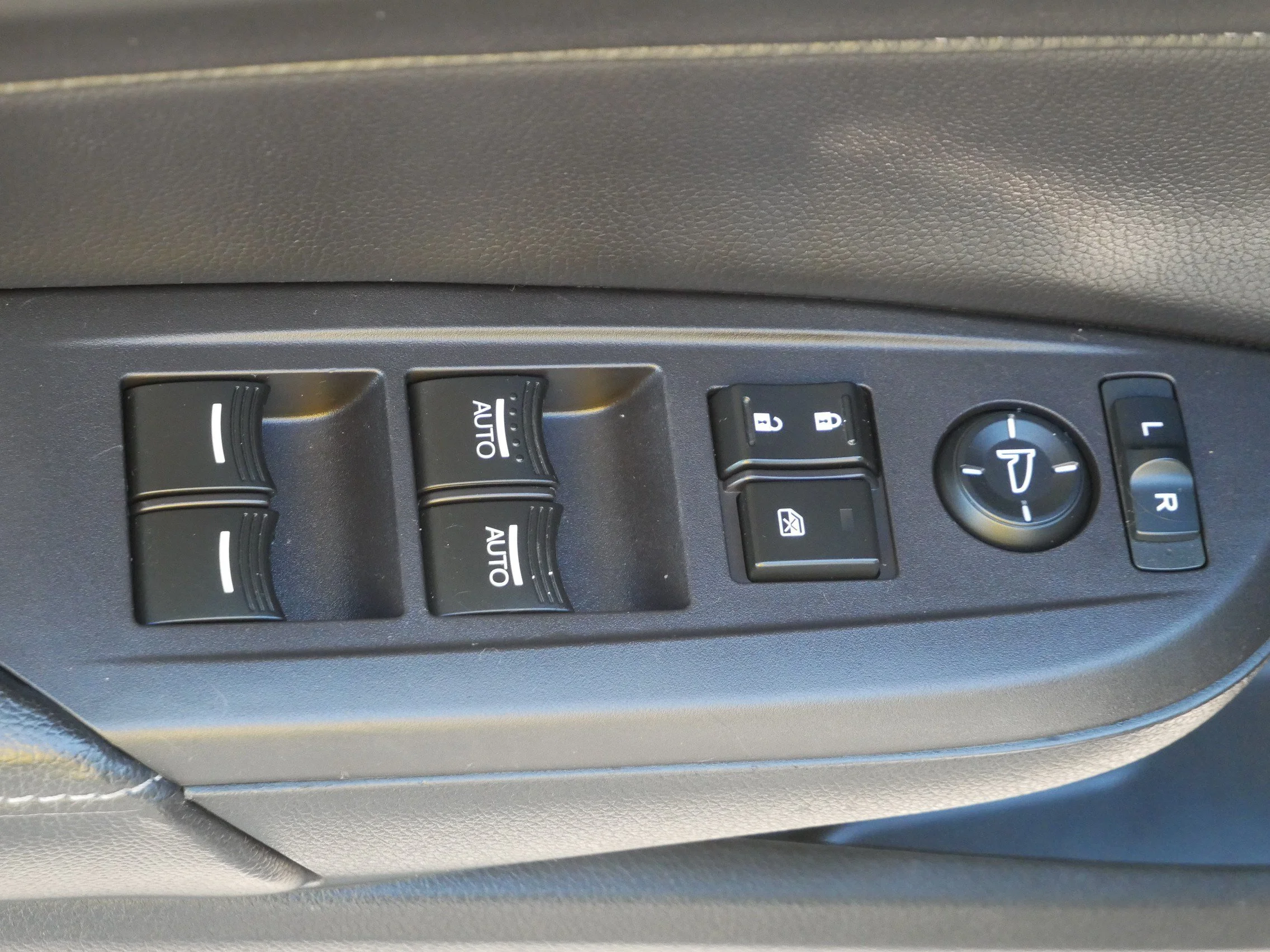 Used 2014 Polished Metal Metallic Acura 2.4L Premium Pkg image 20
