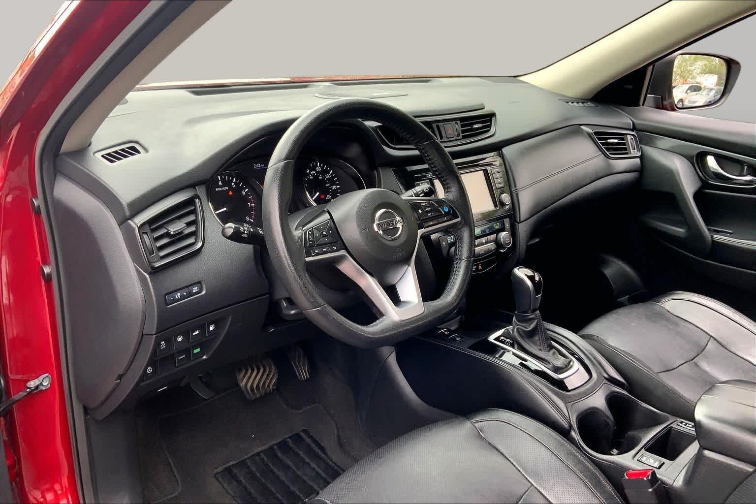 Used 2020 Scarlet Ember Tintcoat Nissan SL image 15