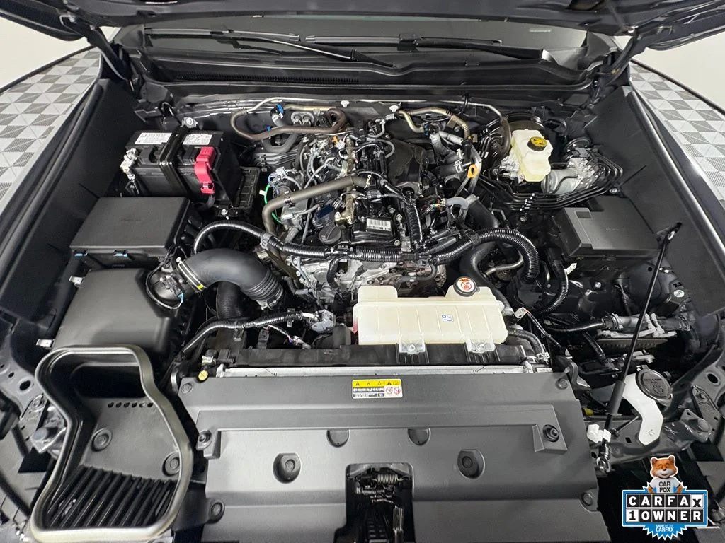 Used 2025  Toyota SR5 image 29