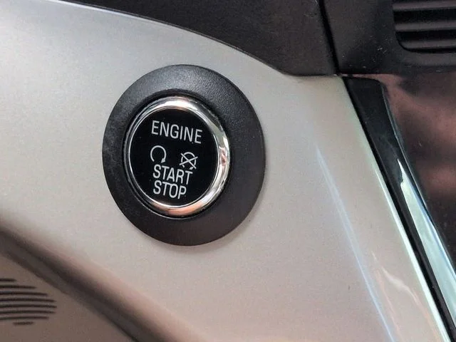 Used 2014 Oxford White Ford SEL image 25