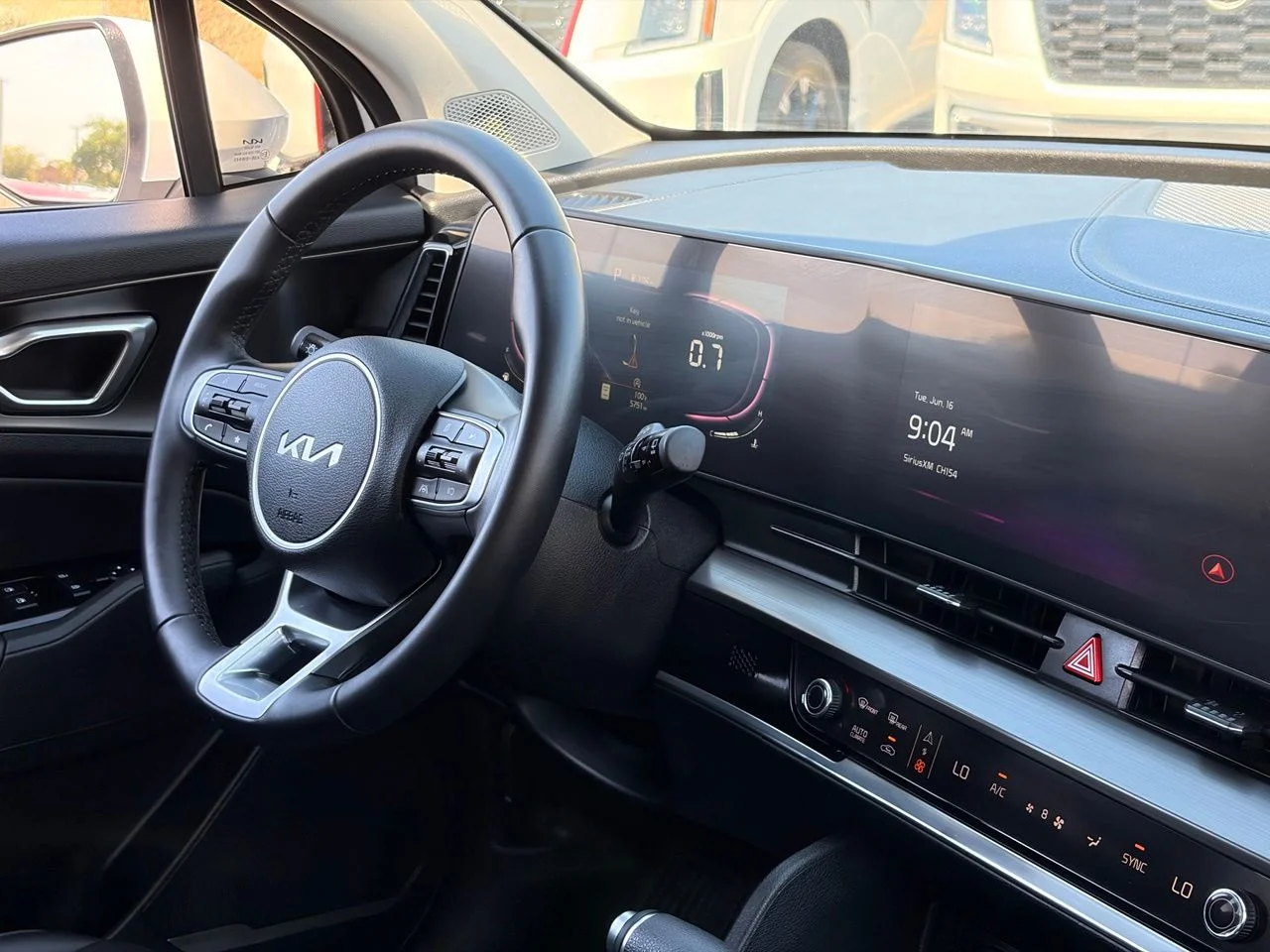 Used 2025 Glacial White Pearl Kia EX image 12
