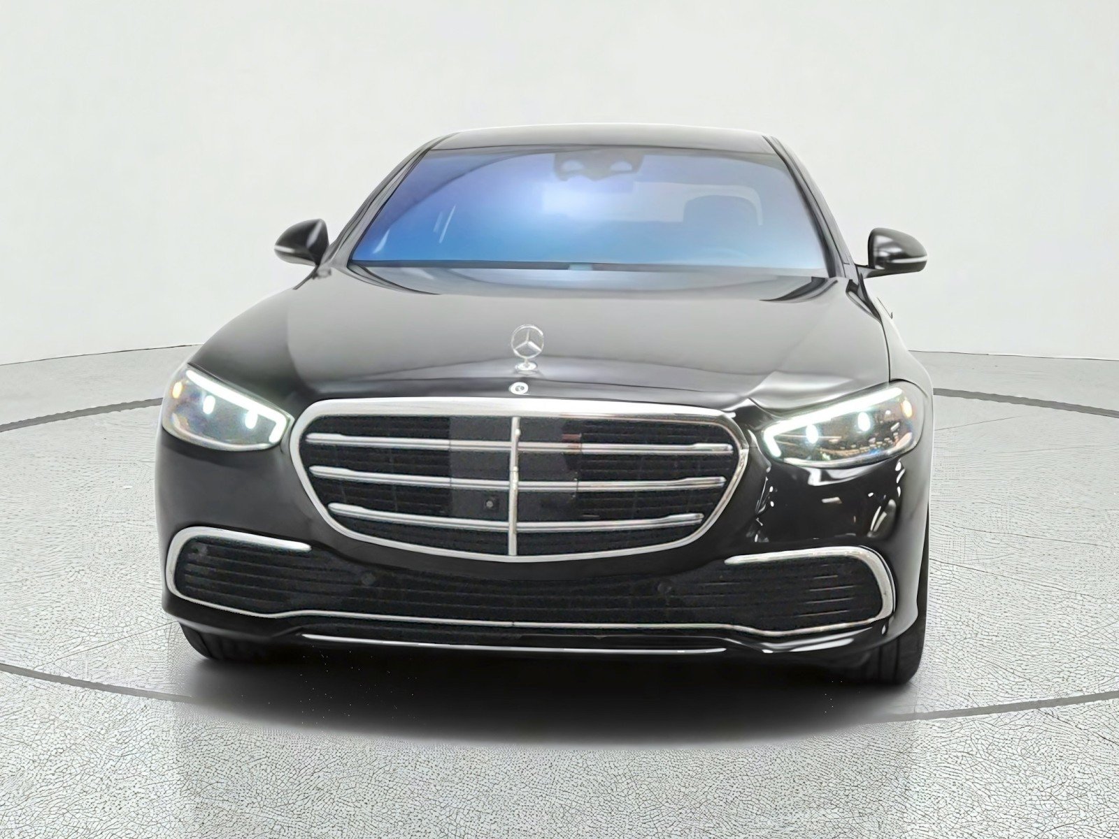 Certified Used 2022 Black Mercedes-Benz S 580 4MATIC® Sedan image 2