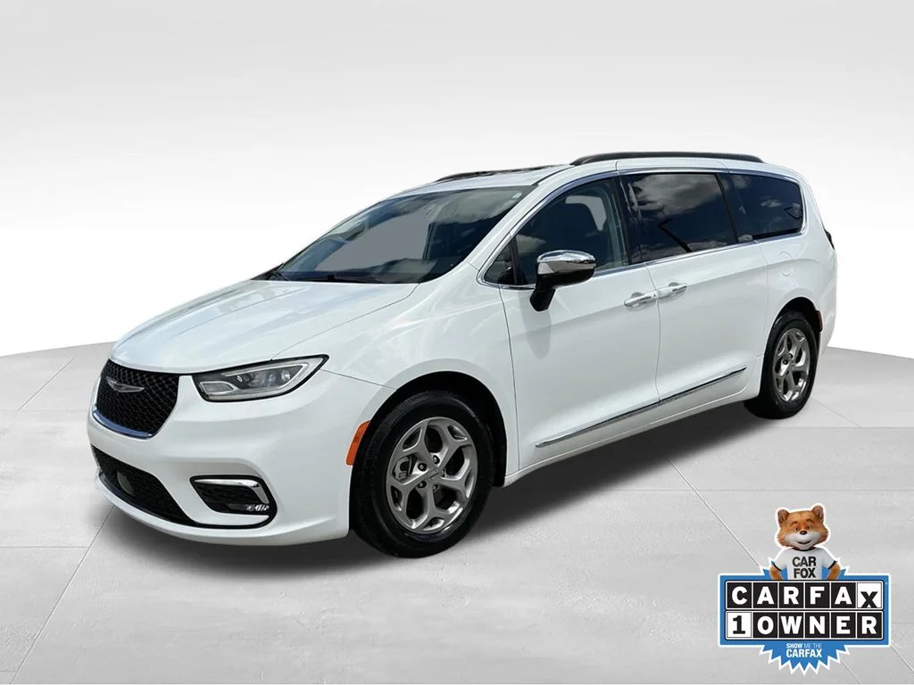 Used 2023 White Chrysler Limited image 1