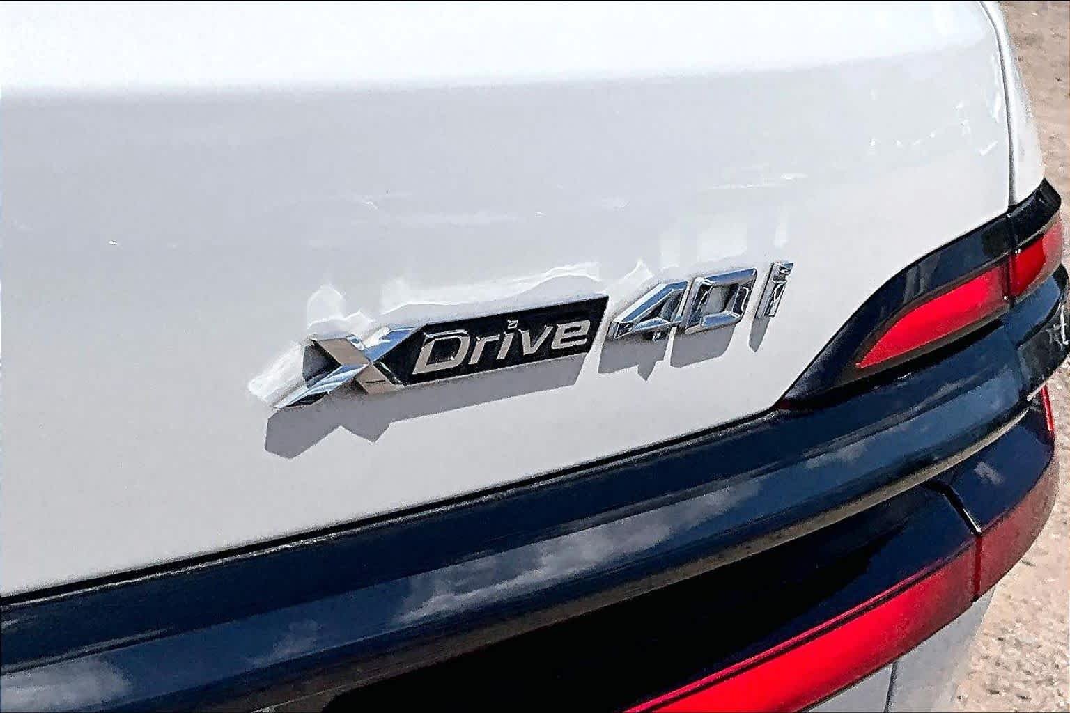 Certified Used 2025 Mineral White Metallic BMW xDrive40i image 8