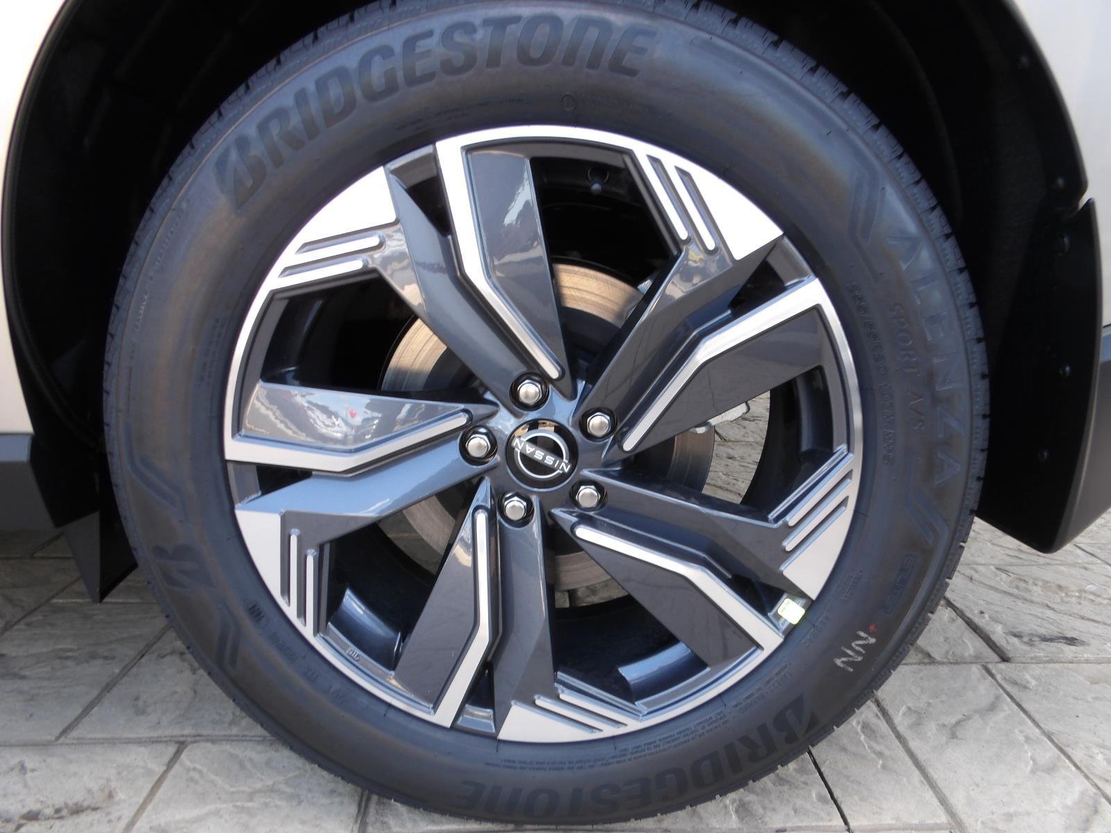 New 2026 Champagne Silver Metallic Nissan SL image 13