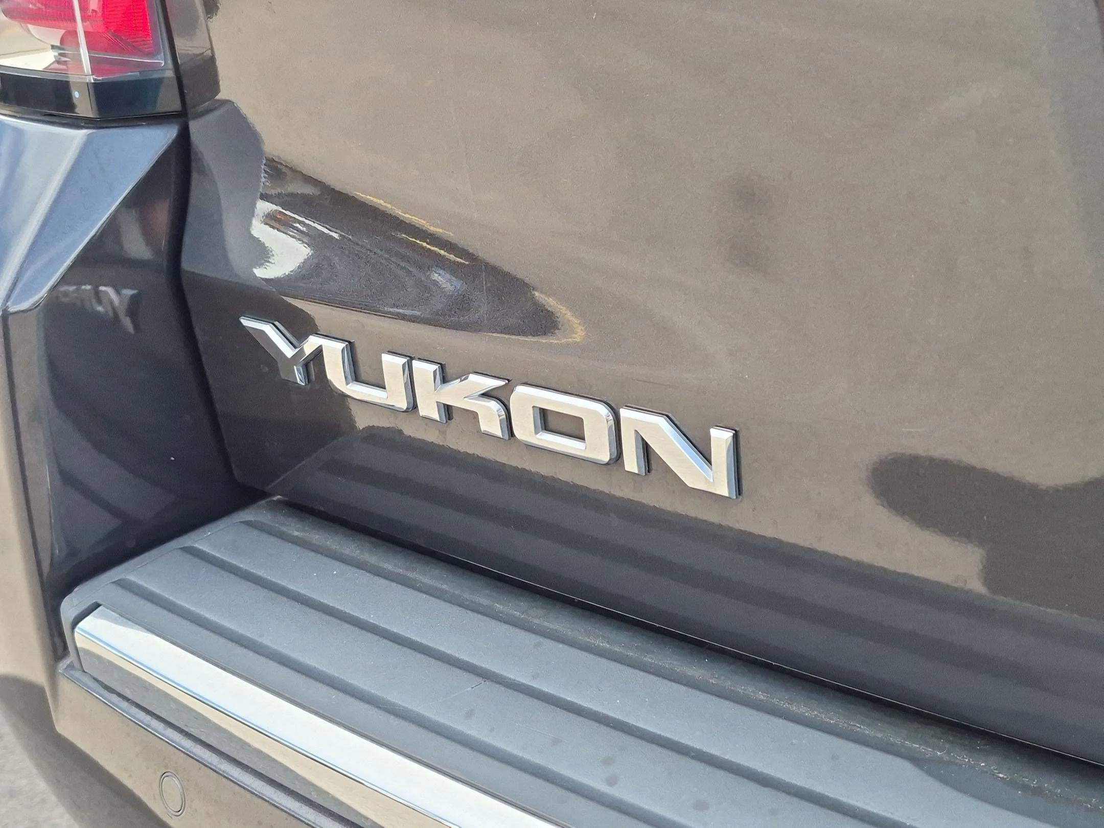 Used 2015 Iridium Metallic GMC Denali image 24