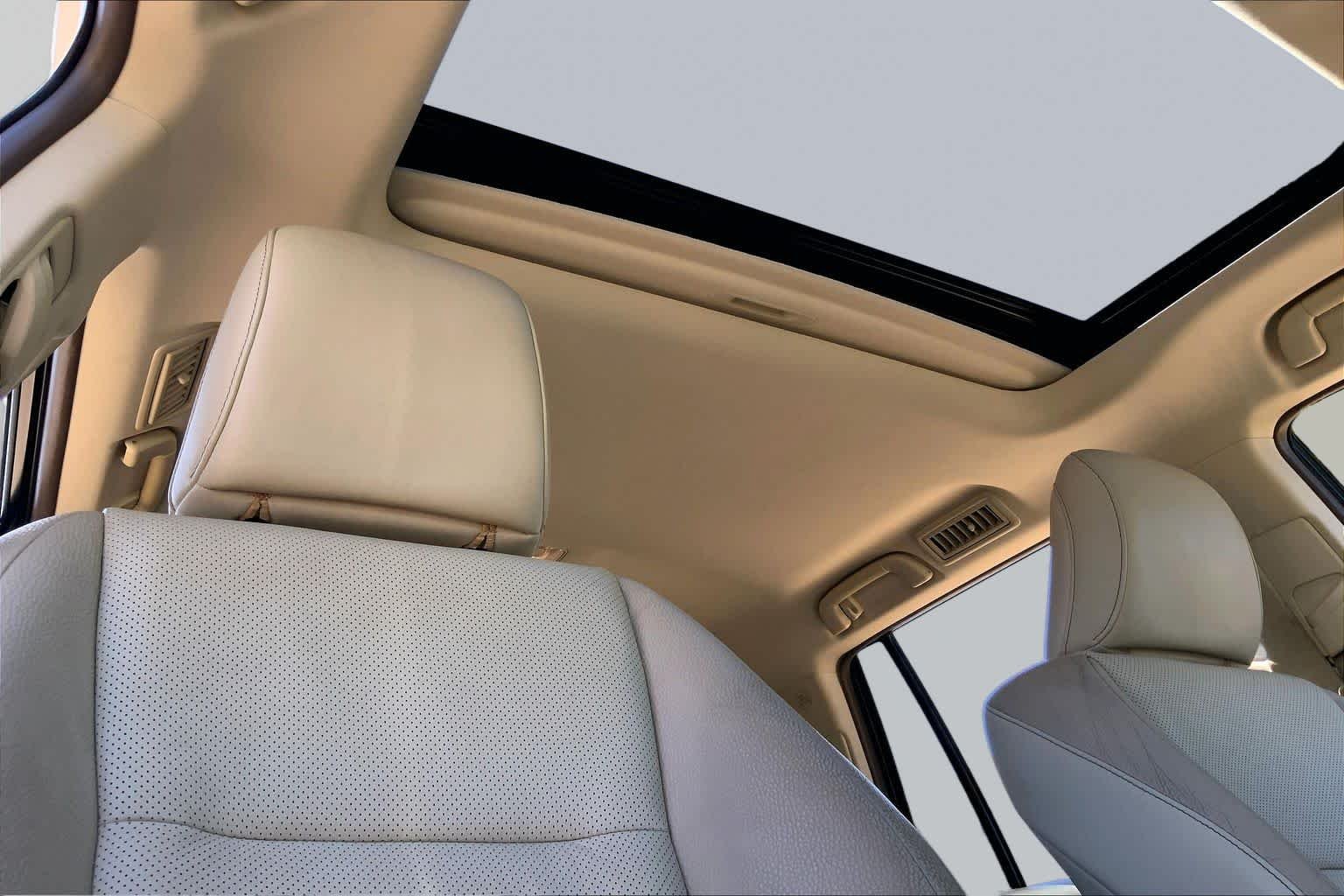 Used 2015 Starfire Pearl Lexus  image 14
