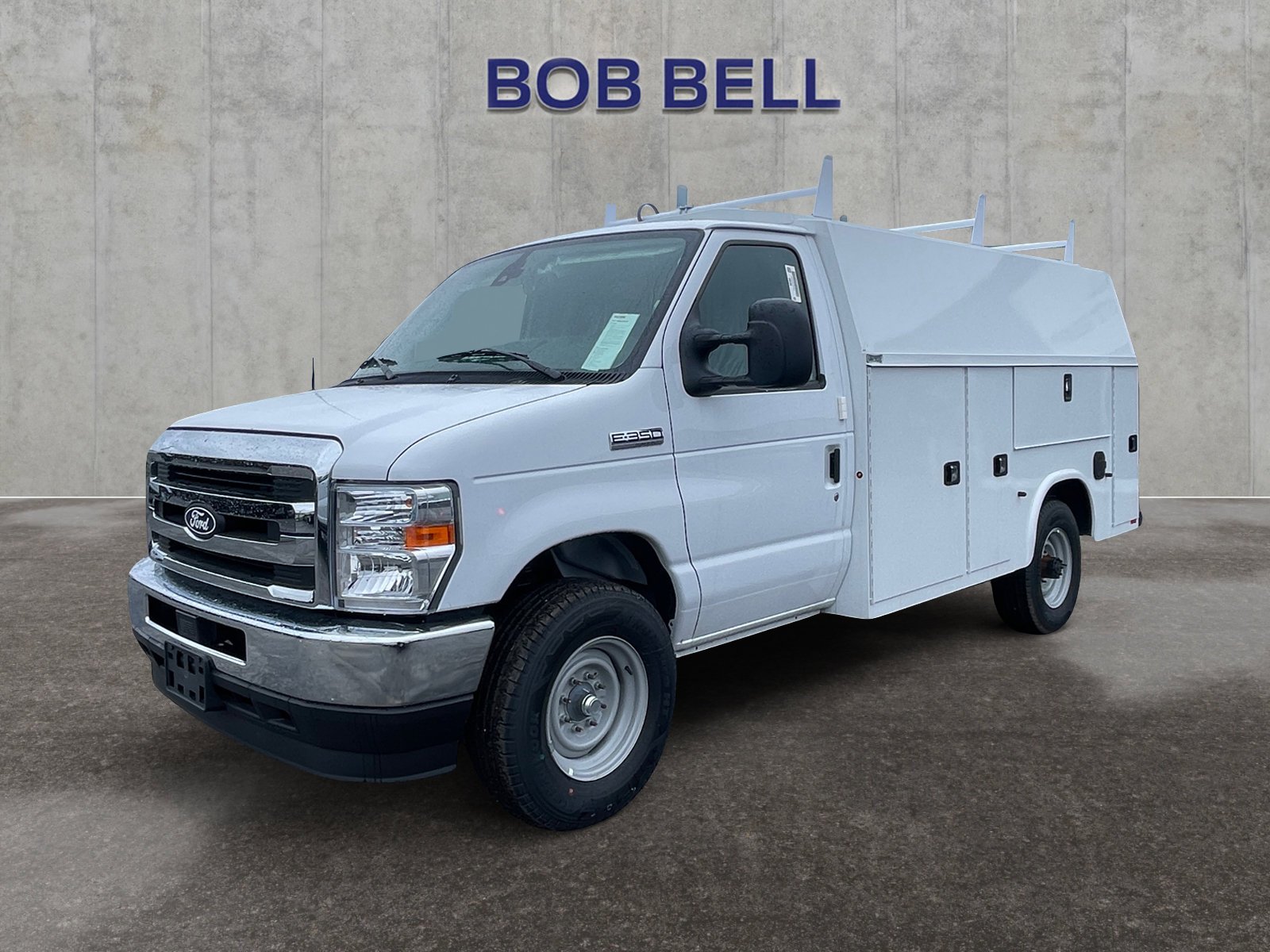 2025 Ford E-Series SRW E-350 Super Duty 138 in WB's photo