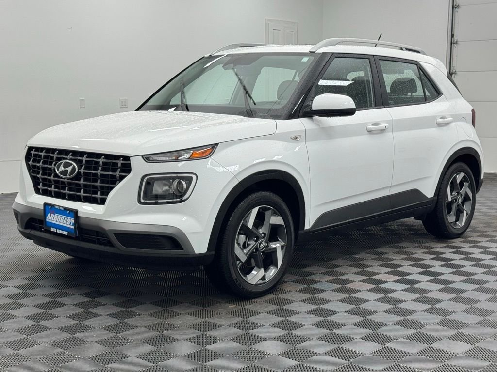 Used 2025 Lunar White Hyundai SEL image 2