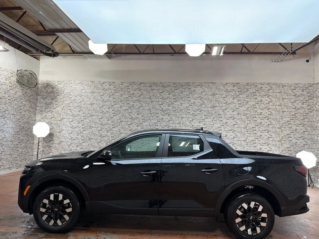 New 2027 Phantom Black Hyundai SE image 4