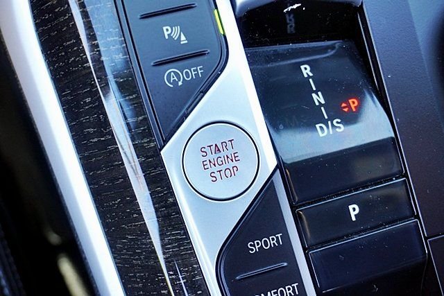 Used 2023 White BMW 330i image 30