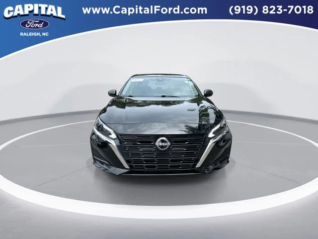 Used 2025 Black Nissan 2.5 SV image 3