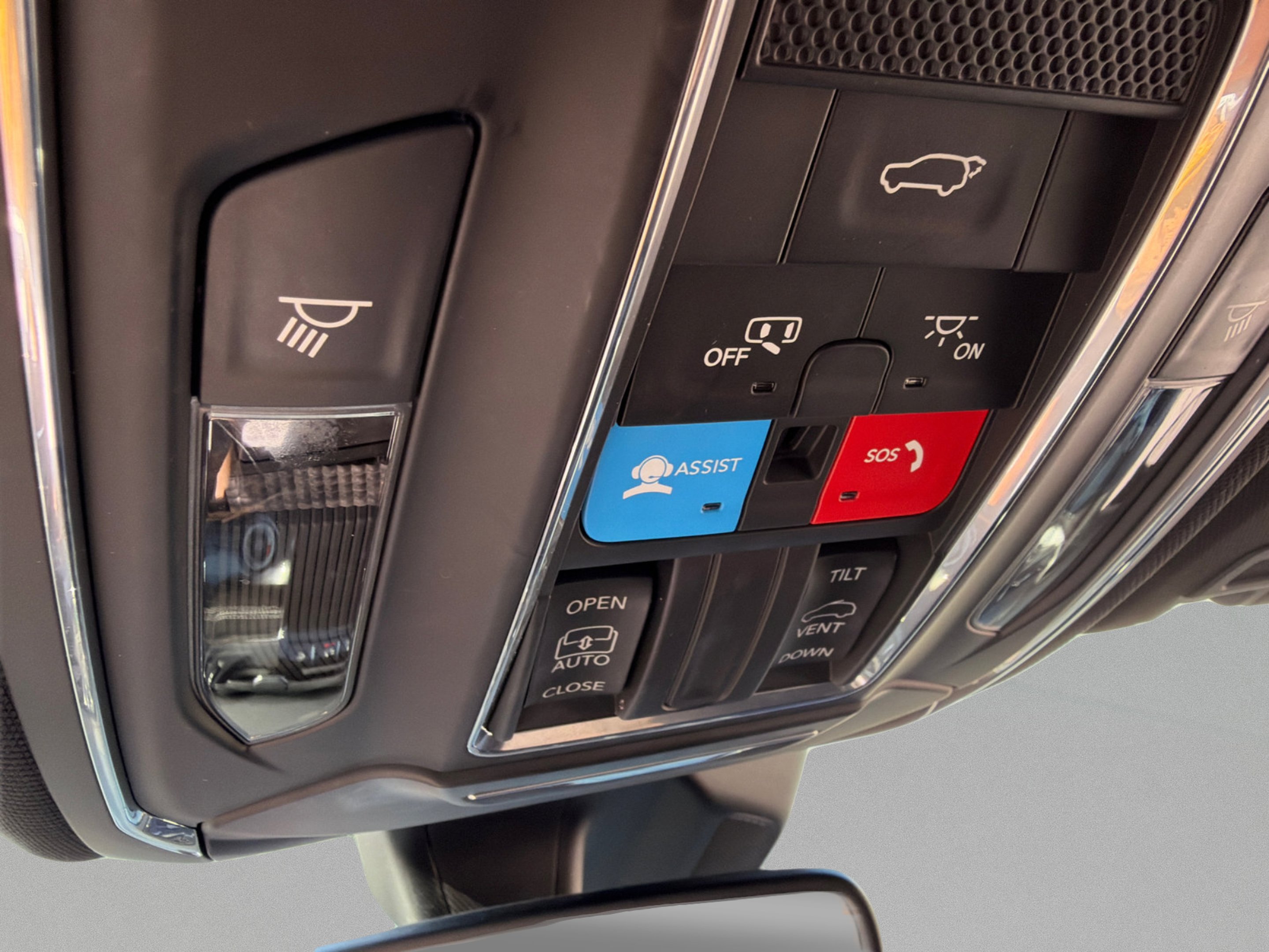 Used 2023 Diamond Black Jeep Altitude image 23