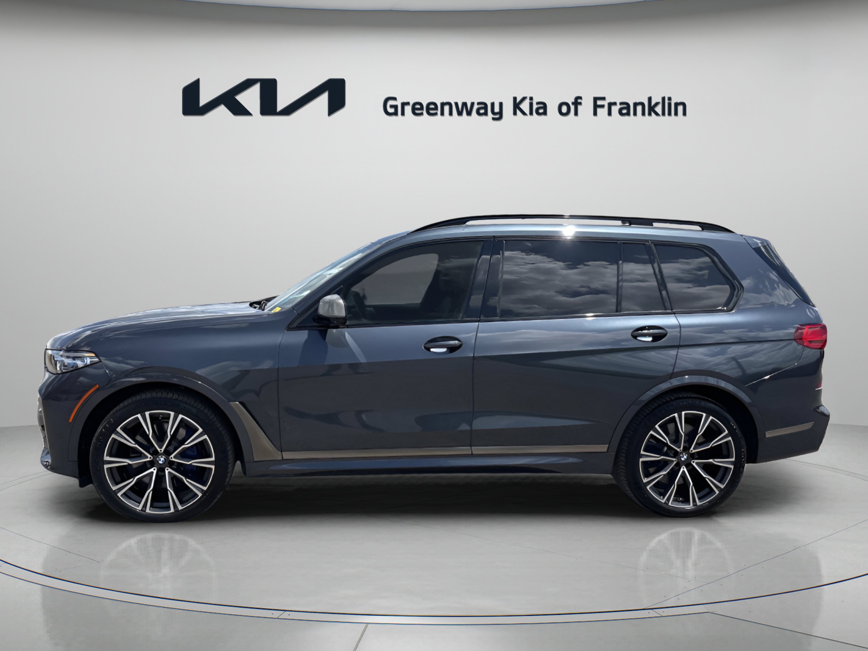 Used 2022 Arctic Grey Metallic BMW M50i image 4