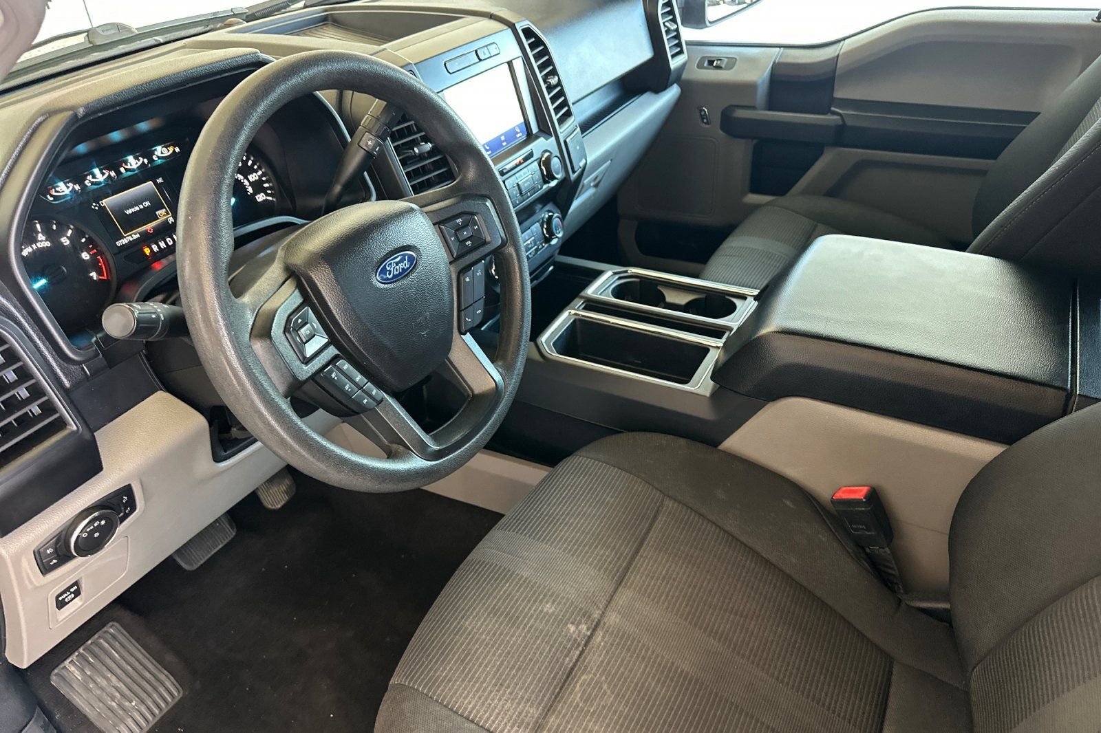 Used 2020 White Ford XL image 9
